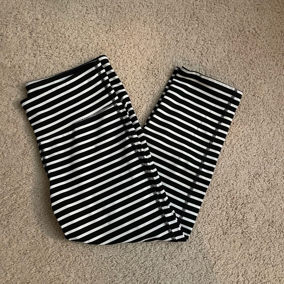 Athleta Chaturanga Striped Cropped Leggings - Black / White - Picture 3 of 9